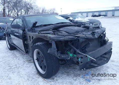 2013 Chevrolet Camaro 2Ls z USA, uszkodzony, nr VIN 2G1FA1E35D9203003